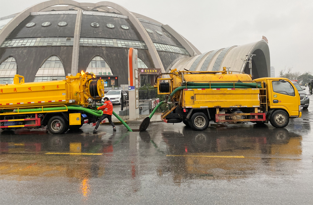 万寿村商场管道清淤